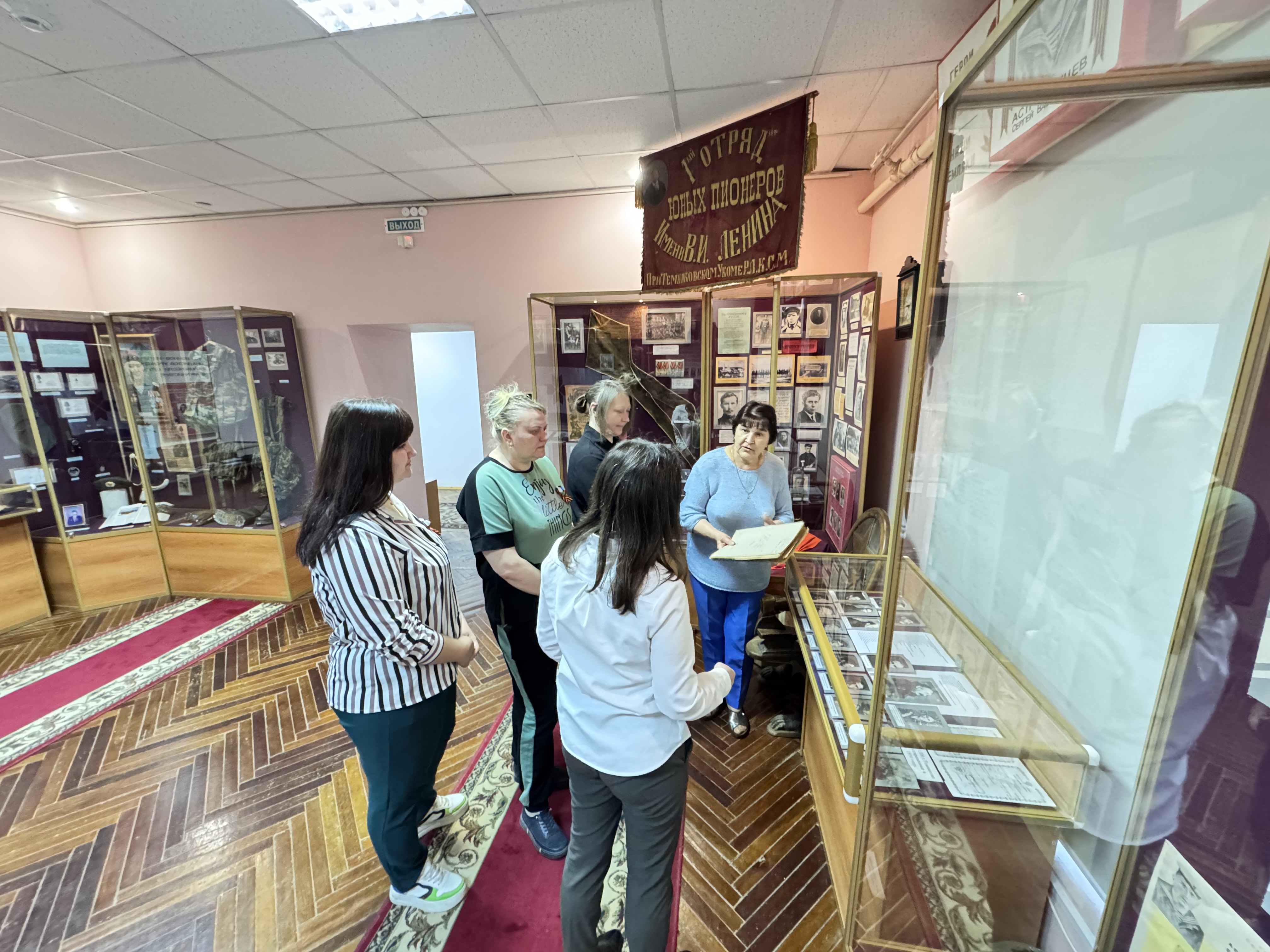 Отдел муниципального архива администрации Темниковского муниципального района совместно с Темниковским историко-краеведческим  музеем им. Ф. Ф. Ушакова проведена экскурсия на тему: «Читая записи архивные».